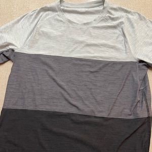 Old Navy active boys shirt size Medium